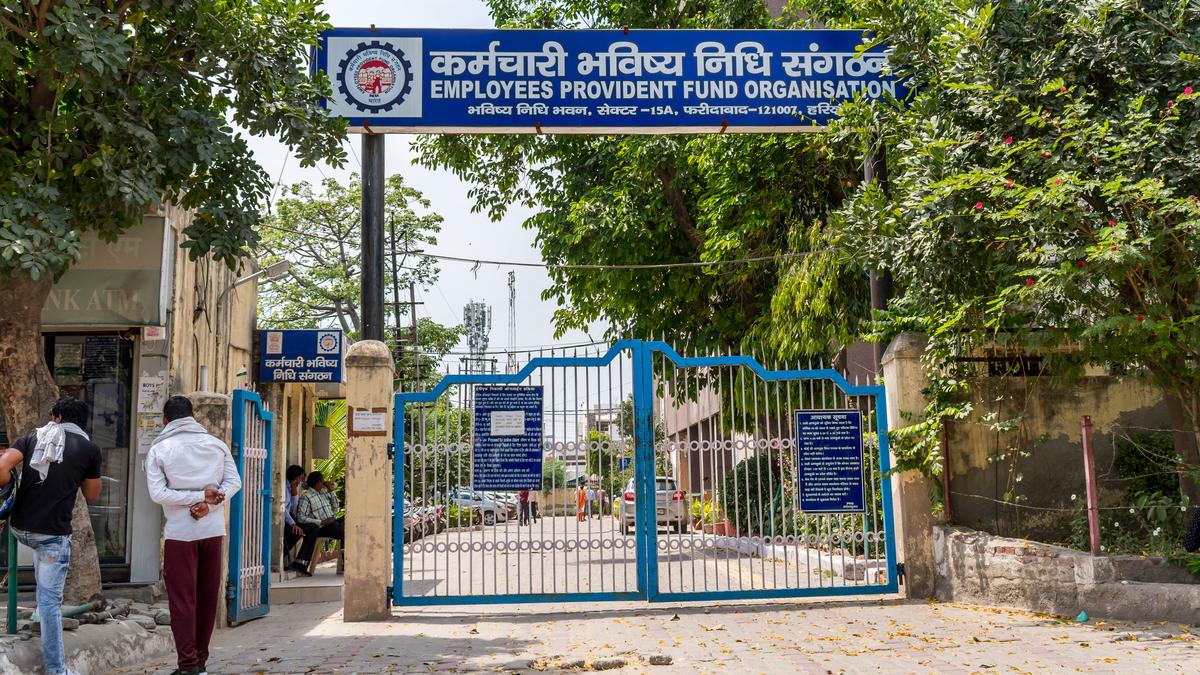 Opposition leaders target Centre over EPFO rule changes