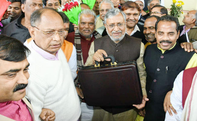 बिहार बजट : वित्त मंत्री सुशील मोदी ने 2 लाख 501 करोड़ का पेश किया बजट