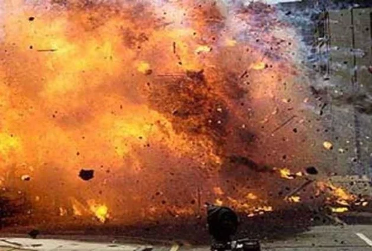 पलामू में बीजेपी कार्यालय को नक्सलियों ने बम से उड़ाया