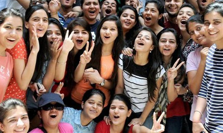 CBSE 12th Result: Maryam Raza Khan from Bihar and Akshat Agarwal Topper from Jharkhand