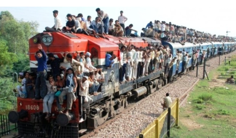 मोदी सरकार ने रेलवे को निजी हाथों में बेचने की तैयारी