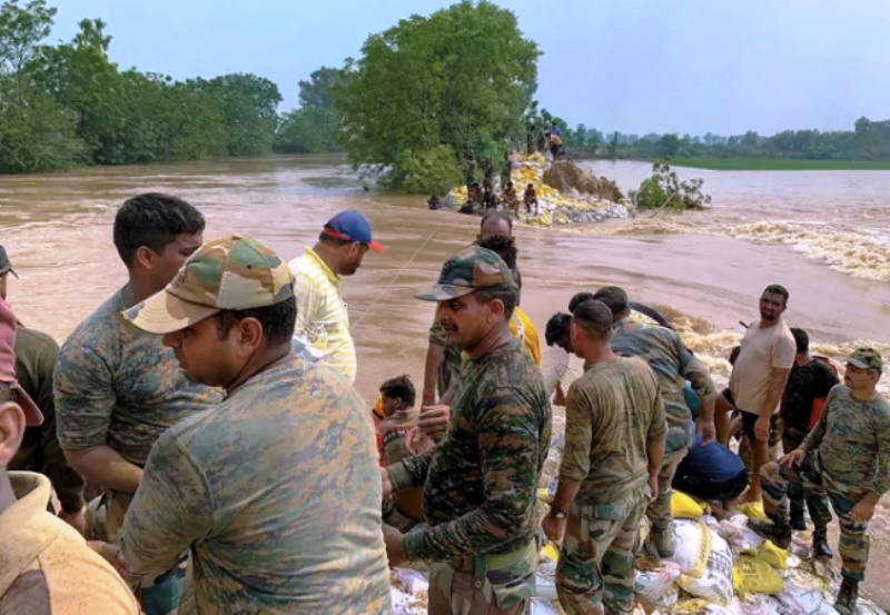 बिहार और असम में जारी है बाढ़ का प्रकोप
