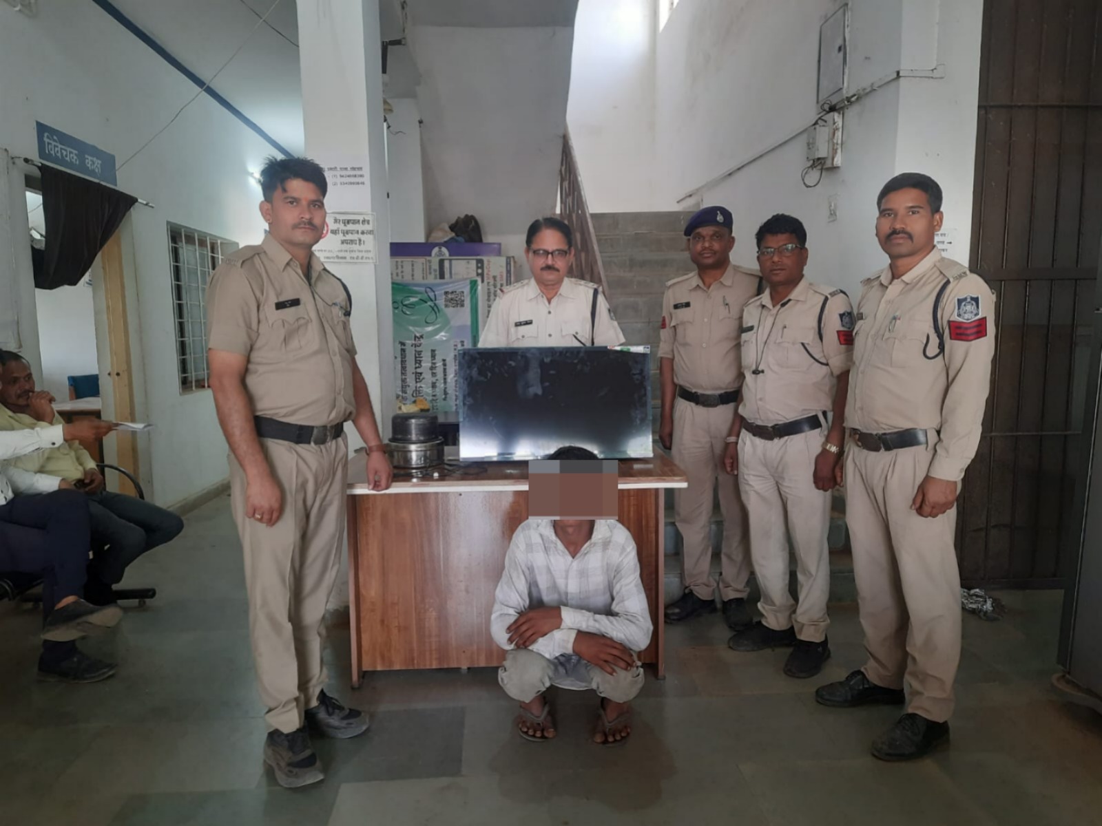 थाना गोहपारू पूलिस द्वारा शासकीय आंगनवाड़ी में चोरी का खुलासा, आरोपी गिरफ्तार चोरी का सामान बरामद