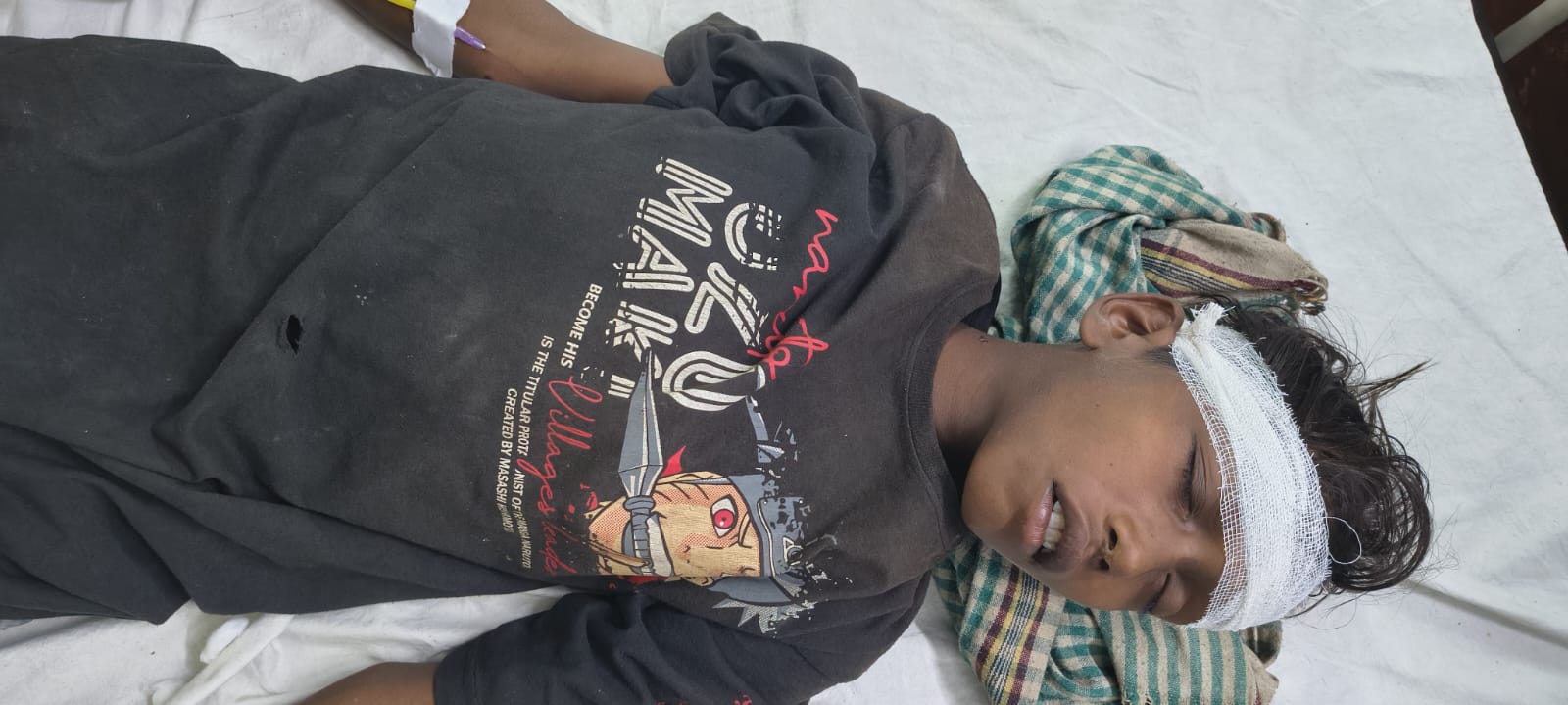 बालूमाथ-चतरा मुख्य पथ पर बाइक की टक्कर से बच्चा घायल