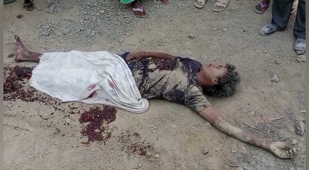 हाईवे की चपेट में आने से स्कूल रखने जा रहे पिता की मौत, आठ वर्षीय बेटी गंभीर रूप से घायल।