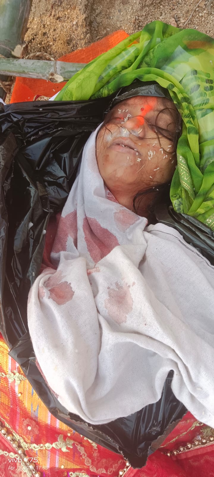 फांसी लगाकर युवती ने की आत्महत्या,अस्पताल में मायका-ससुराल पक्ष में विवाद