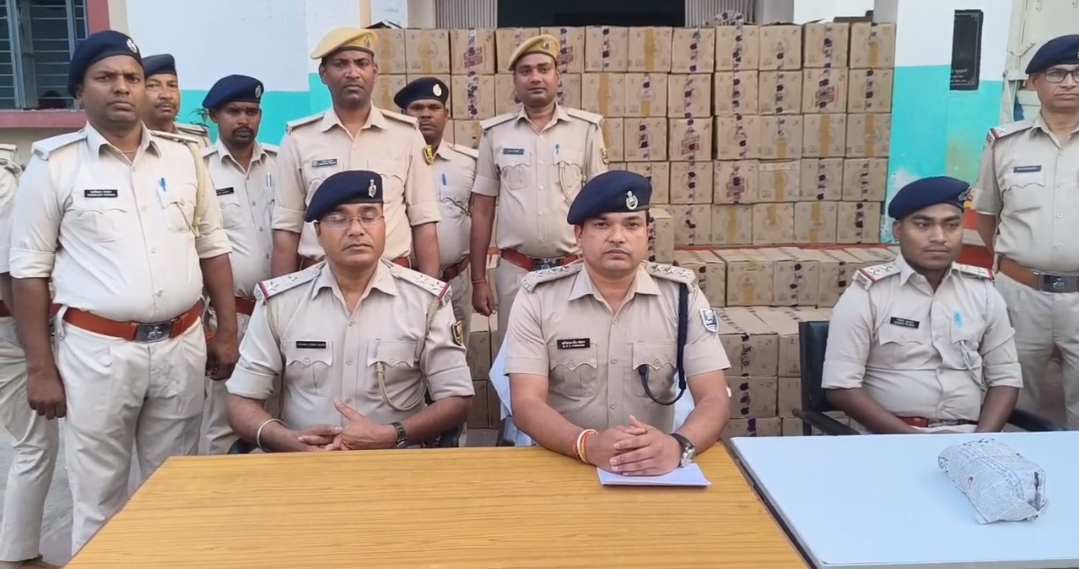 154 कार्टून विदेशी शराब को रामगढ़ चौक थाना पुलिस ने किया बरामद ,