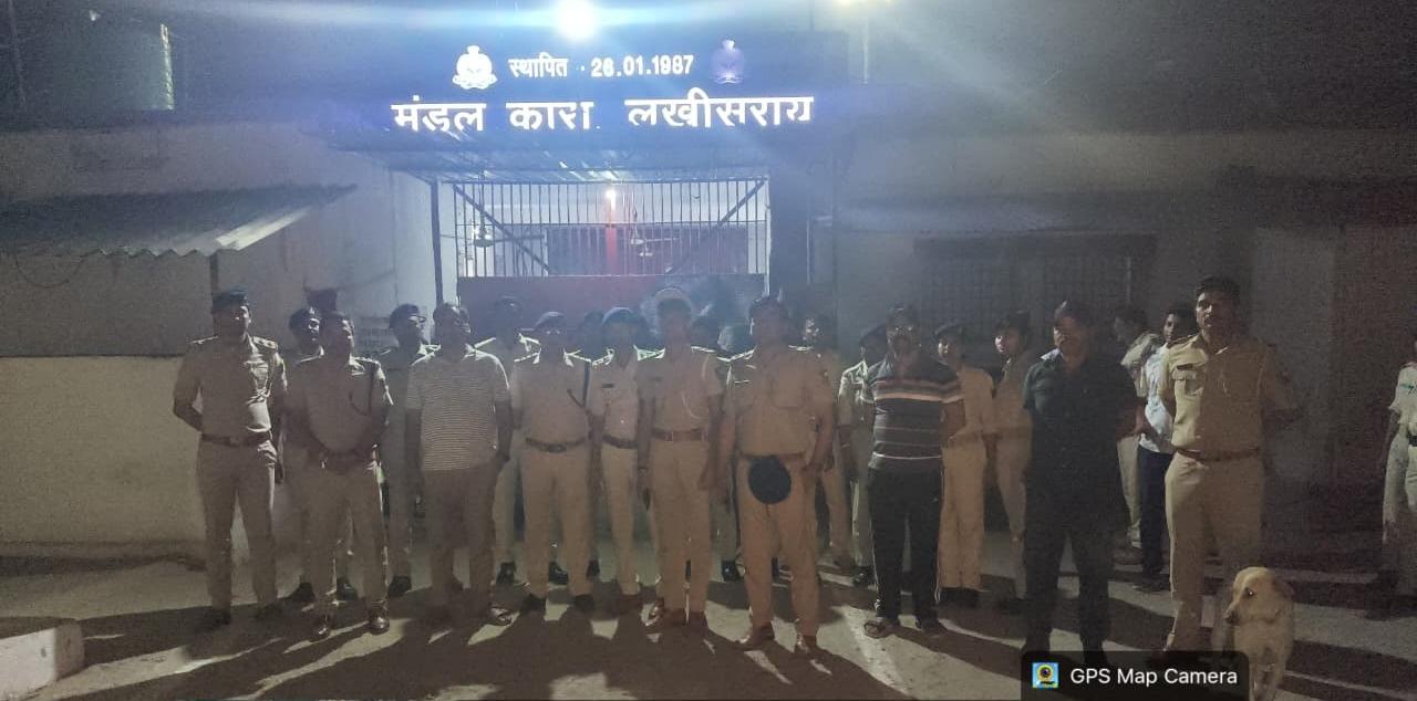 देर रात्रि मंडल कारा में विधि-व्यवस्था को सुदृढ़ बनाए रखने को लेकर जिला प्रशासन ने मंडल कारा का किया निरीक्षण