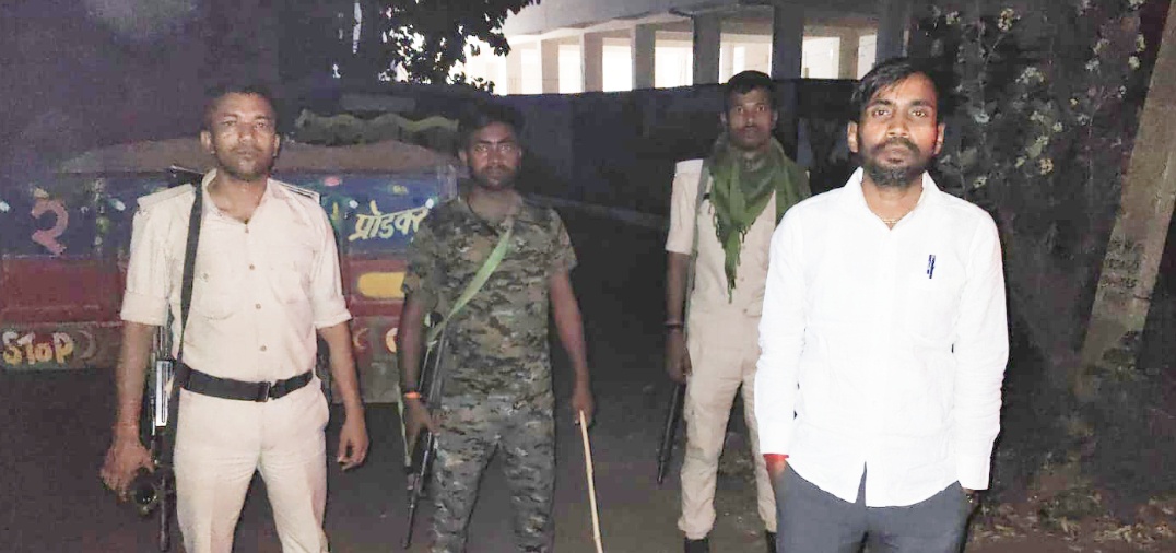 अवैध कोयला लदा हाइवा व बालू ट्रैक्टर जब्त, विभाग ने लगाया भारी जुर्माना।