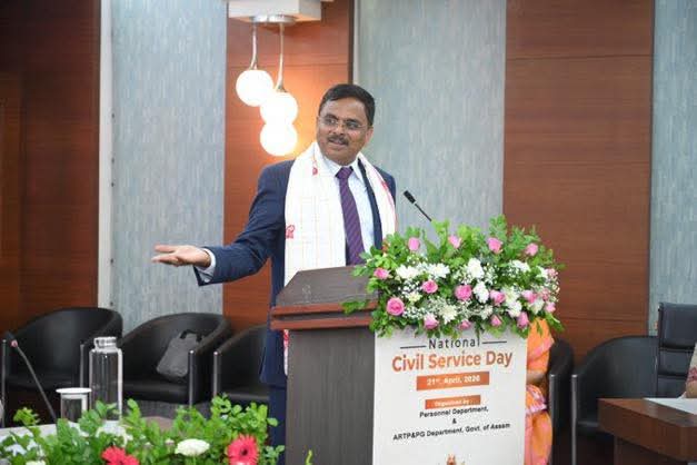 असम के मुख्य सचिव रवि कोटा ने सिविल सर्विसेज डे पर दीं महत्वपूर्ण सीखें: सेवा में निष्ठा, निष्पक्षता और साहस अपनाएं।