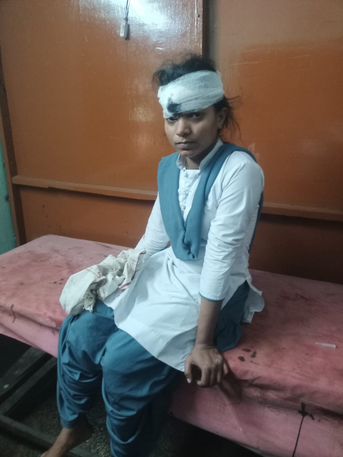 बाईक सवार ने साईकिल सवार को मारी टक्कर दो घायल।