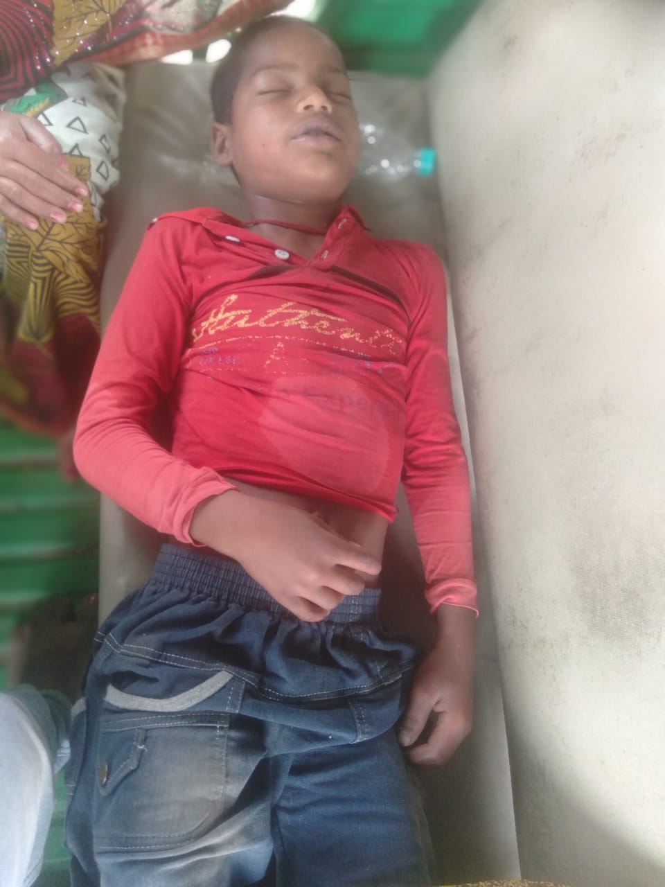 पर्फ्यूम छिड़कने को लेकर बराती -सराती में मारपीट,आधा दर्जन लोग घायल