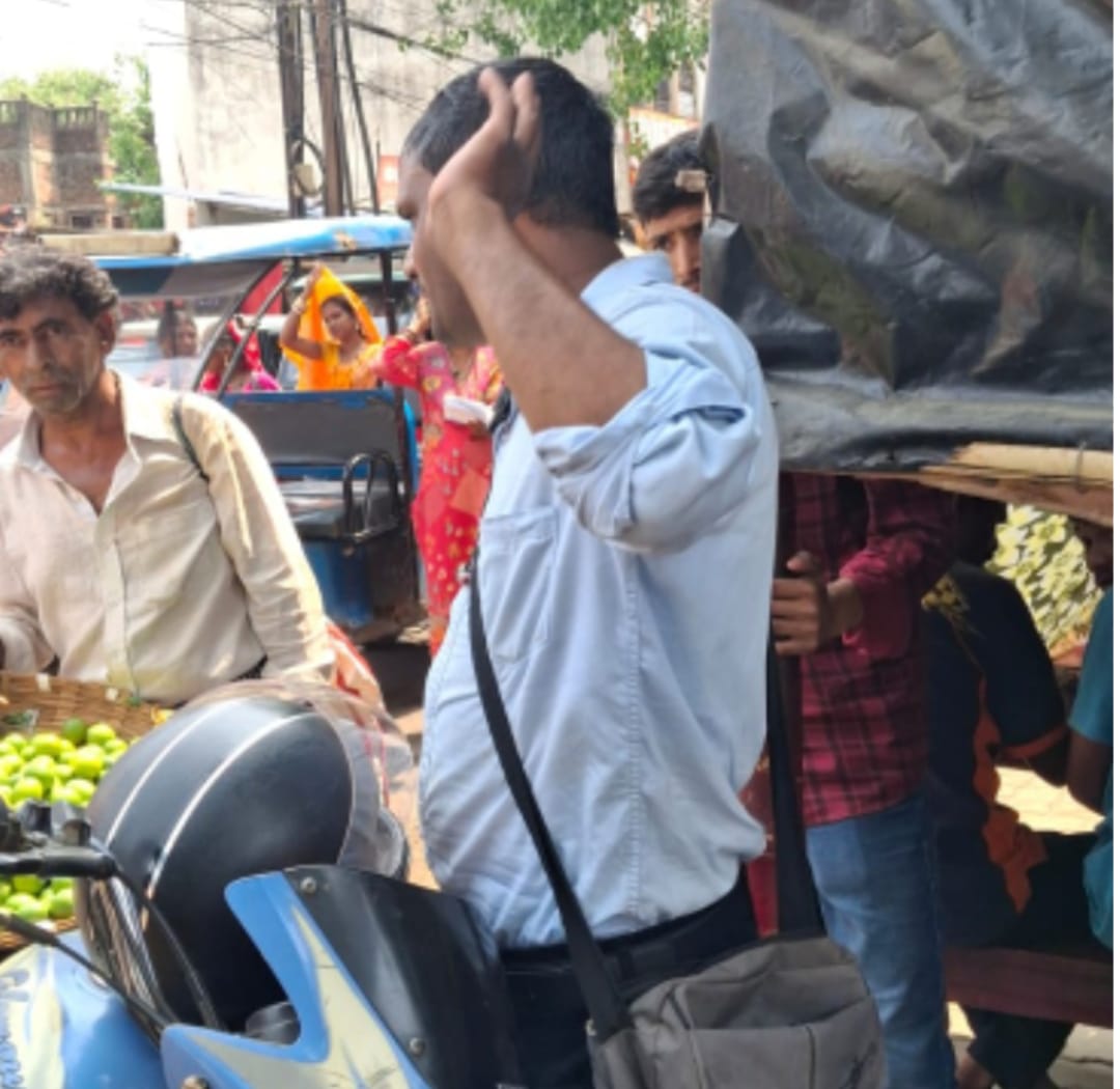 जजिया टेक्स वसूली वाले,माथे पर नींबू बेचने वालों को भी बना रहें हैं शिकार