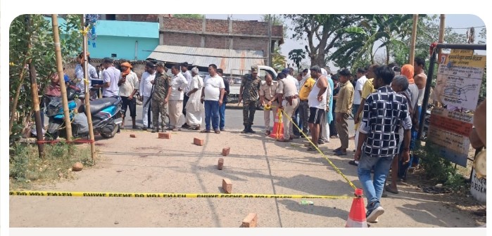 कुटुंबा थाना अंतर्गत रसोईया गांव के नजदीक स्कूटी सवार व्यक्ति को अज्ञात अपराधीयो ने मारी गोली।