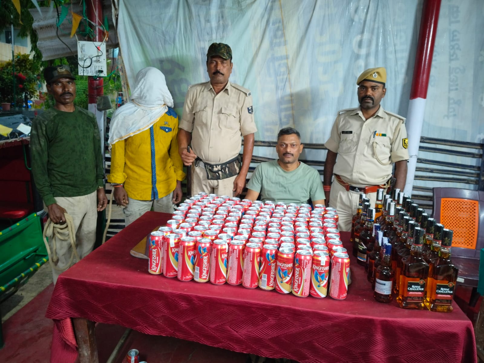 82.750 लीटर विदेशी शराब के साथ एक कारोबारी गिरफ्तार।