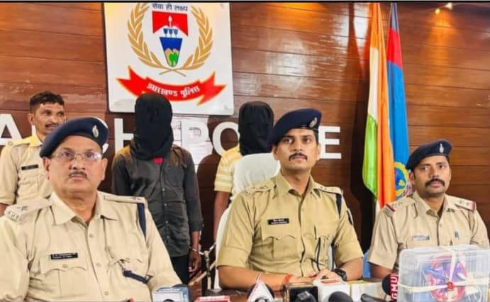 टीपीसी के दो उग्रवादी गिरफ्तार, हथियार व इलेक्ट्रॉनिक सामान जब्त