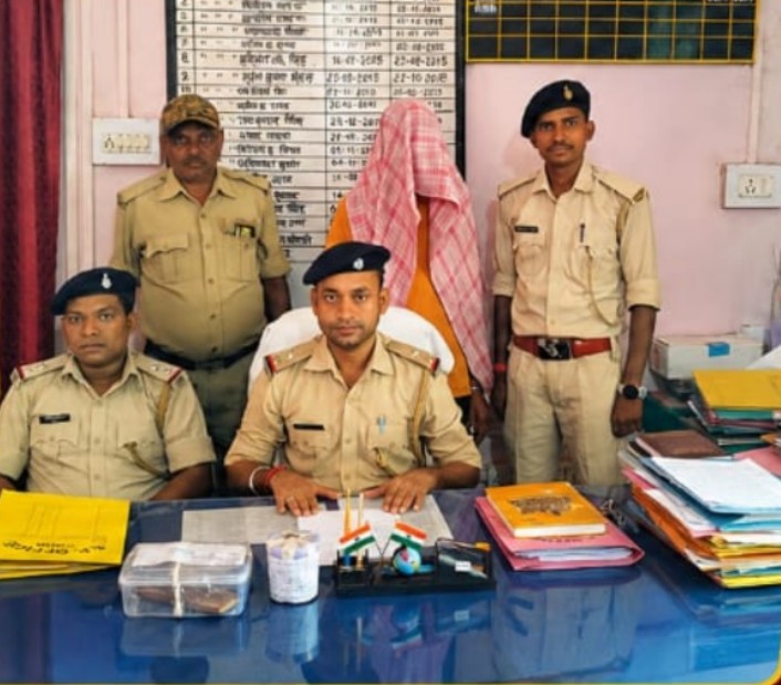 चतरा पुलिस की बड़ी कार्रवाई: 10 ग्राम ब्राउन शुगर के साथ शातिर तस्कर गिरफ्तार, पुराना आपराधिक रिकॉर्ड भी आया सामने