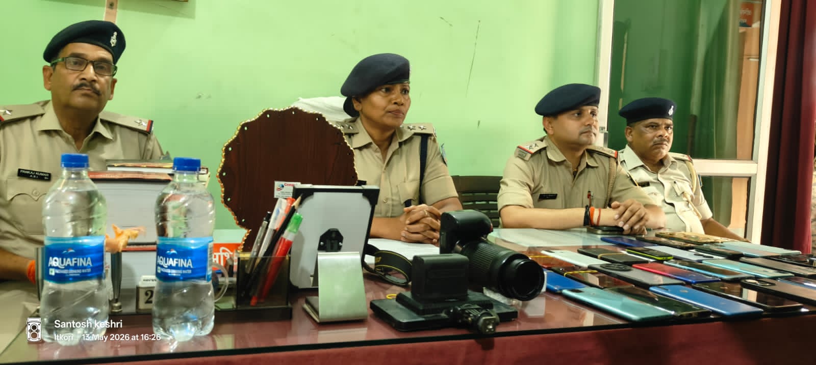 इटखोरी में मोबाइल दुकान चोरी कांड का हुआ खुलासा