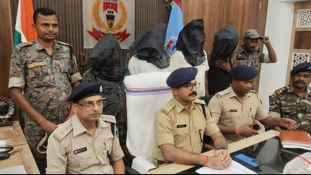 ब्राउन शुगर के साथ 4 गिरफ्तार बंगाल से लाकर झारखंड बिहार में करता था सप्लाई