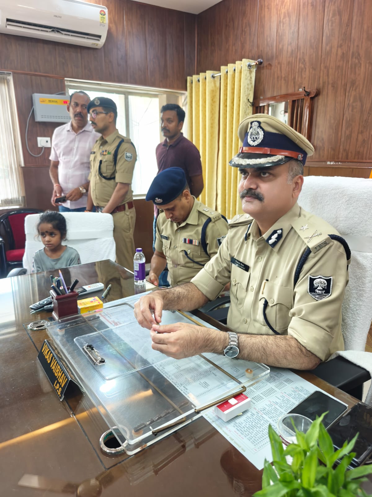 ओबरा से अपहृत चार वर्षीय मासूम आदविक को पुलिस ने किया बरामद,महिला भी गिरफ्तार।