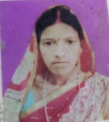 आम का बगीचा गई एक महिला की वज्रपात से मौत, गांव में मचा कोहराम