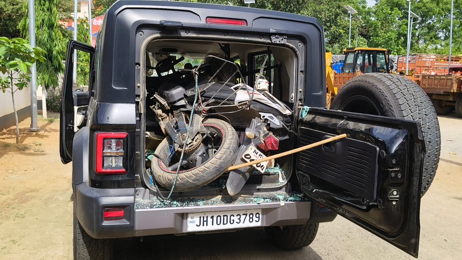 एम्स गेट नंबर-1 के पास थार ने बाइक को मारी टक्कर, गार्ड की मौत, नशे में था चालक