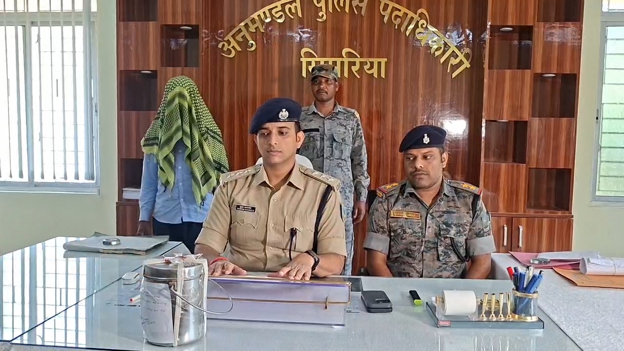 चतरा में अफीम तस्करों पर कुन्दा पुलिस का शिकंजा: 11 लाख की अफीम के साथ एक गिरफ्तार, भेजा गया जेल