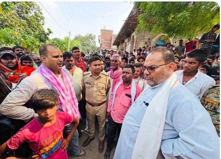 भदवाडीह गांव में 20 फीट गहरे गड्ढे में पलटा ट्रैक्टर, मजदूर की हुई मौत