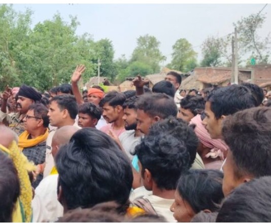 ट्रैक्टर की चपेट में आने से पांच वर्षीय मासूम की मौत हुई।