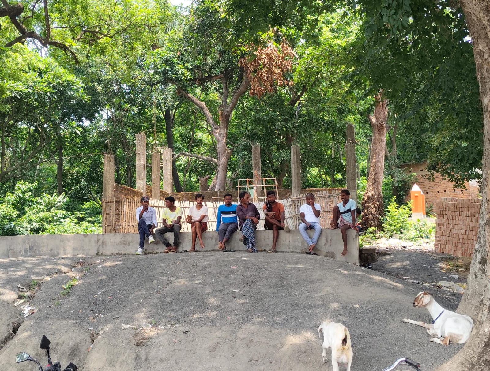 बिंदुधाम में दुर्गा मंदिर निर्माण पर विवाद, ग्रामीणों में आक्रोश; कार्रवाई की मांग