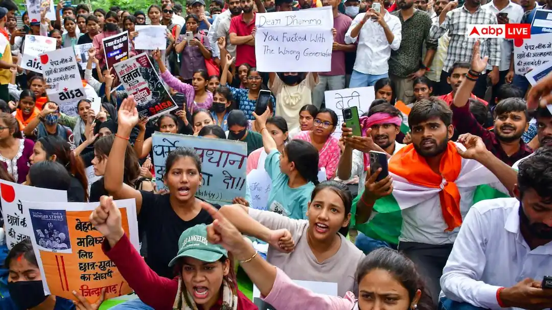 धर्मेंद्र प्रधान के इस्तीफे के बाद जंतर-मंतर पर जश्न : दीपके ने कहा – सुबह हो गई मामू, जनता जाग गई; थोड़ी देर में सरकार के साथ बैठक