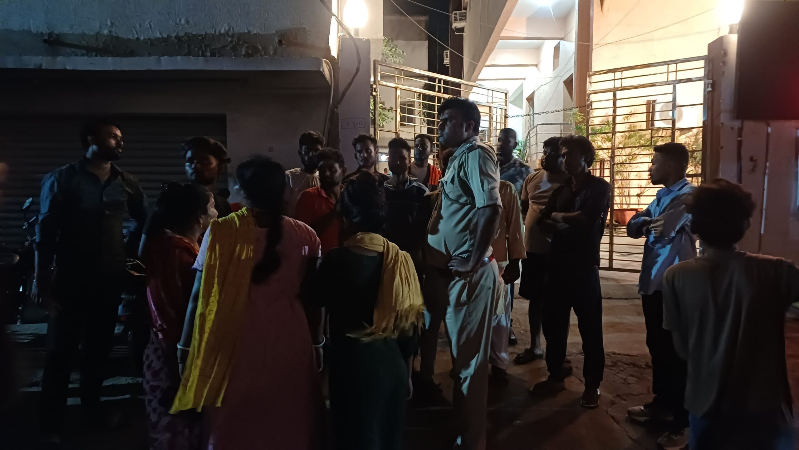 मेदिनीनगर के शिवाला घाट पर ताबड़तोड़ फायरिंग, तीन युवकों को लगी गोली, शहर में दहशत