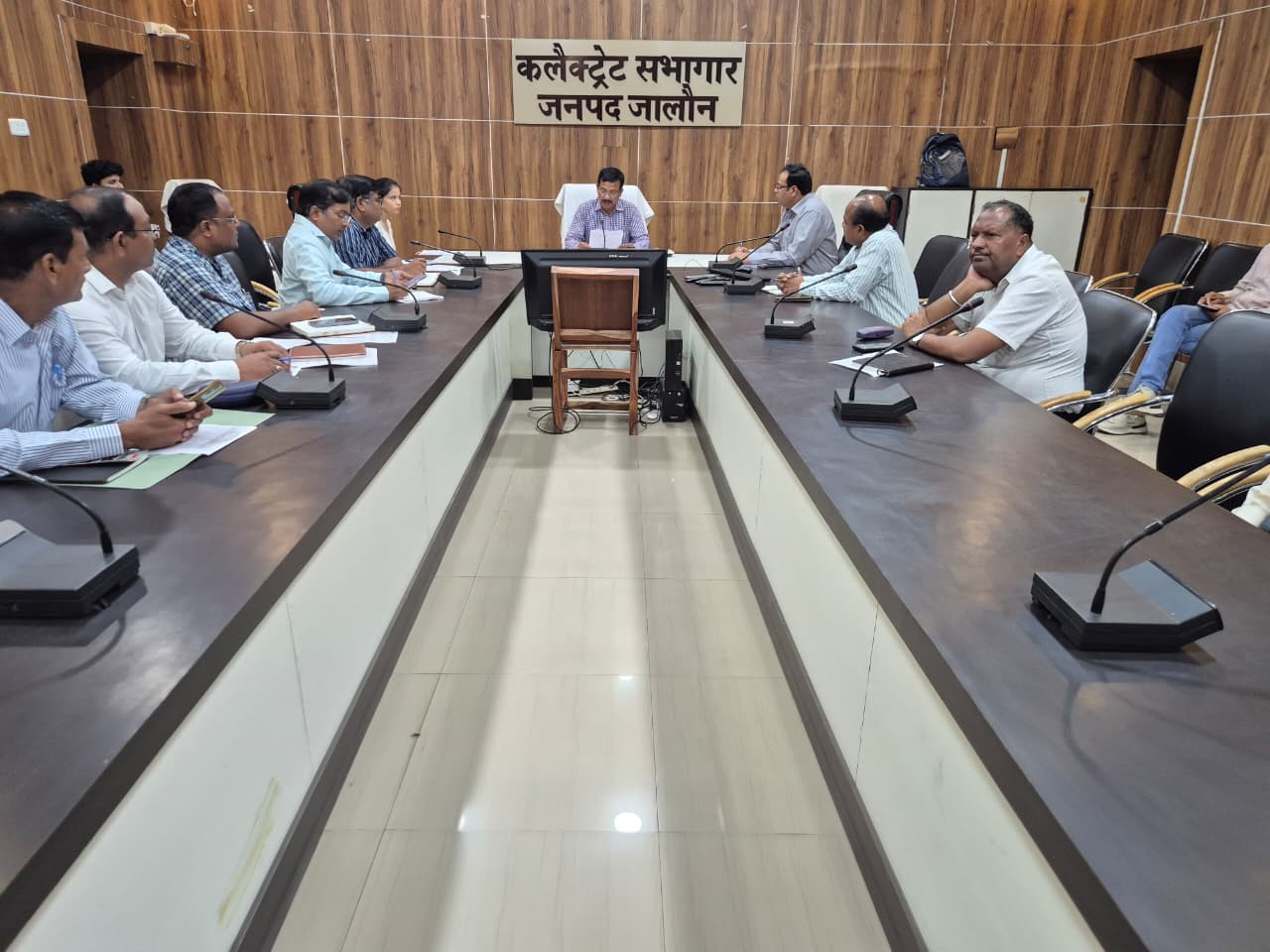 मिलावटखोरों पर प्रशासन की सख्ती, 10.22 लाख का जुर्माना