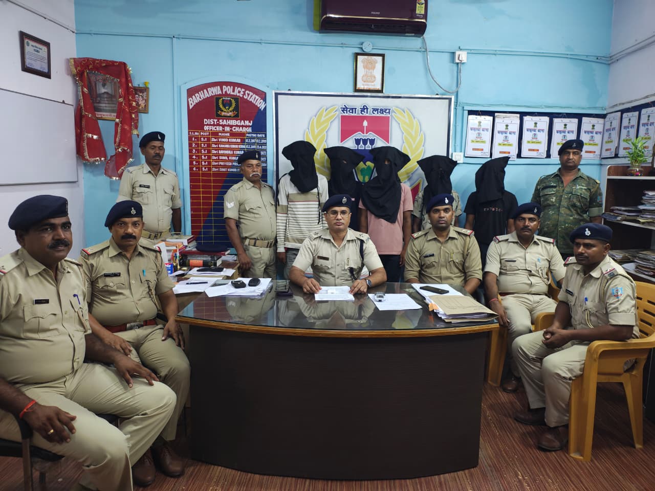 छाताडंगाल गांव में बंद घर में हुई चोरी की घटना का सफल उद्भेदन पांच आरोपियों को किया गिरफ्तार