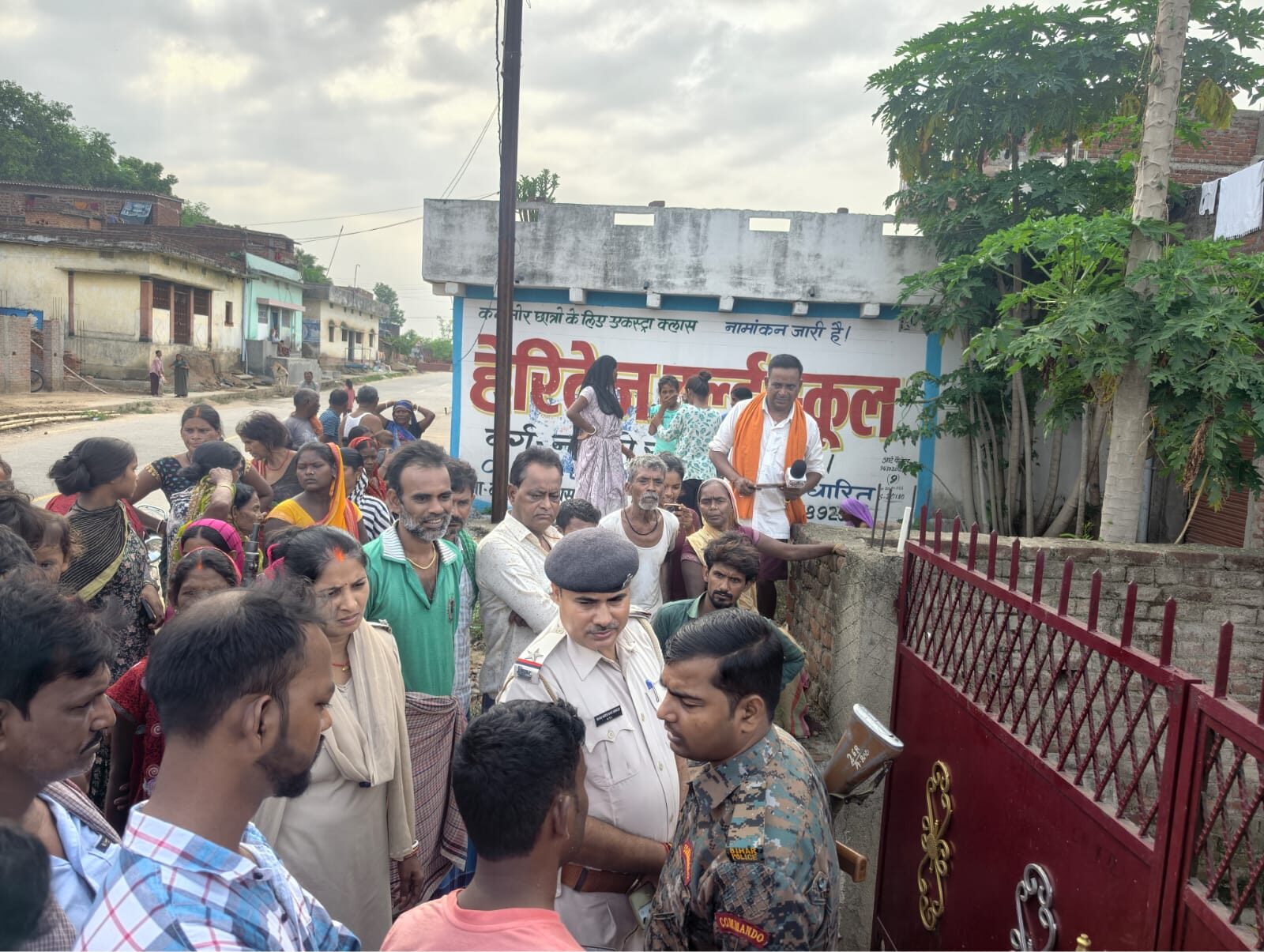 चोर हुए बे खौफ, पुलिस प्रशासन के लिए बना बड़ा चाईलेंज, फौरेंसिक टीम पहुंची जांच में