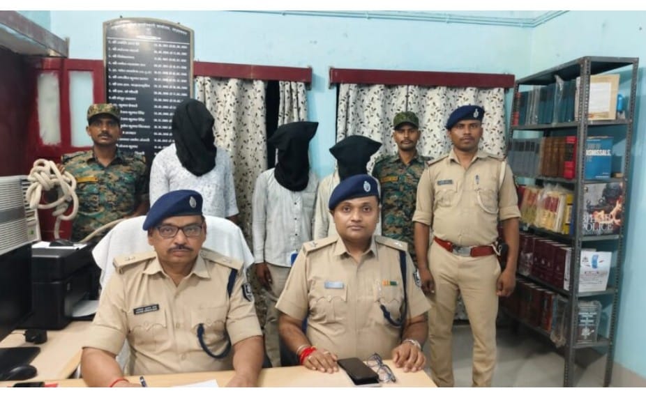 लाखों रुपये मूल्य के सोने-चांदी के गहने के साथ तीन गिरफ्तार