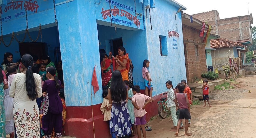 शिकारीपाड़ा में हर्षोल्लास के साथ मनाई गई मां विपदतारिणी की पूजा, सुख-समृद्धि के लिए महिलाओं ने रखा उपवास