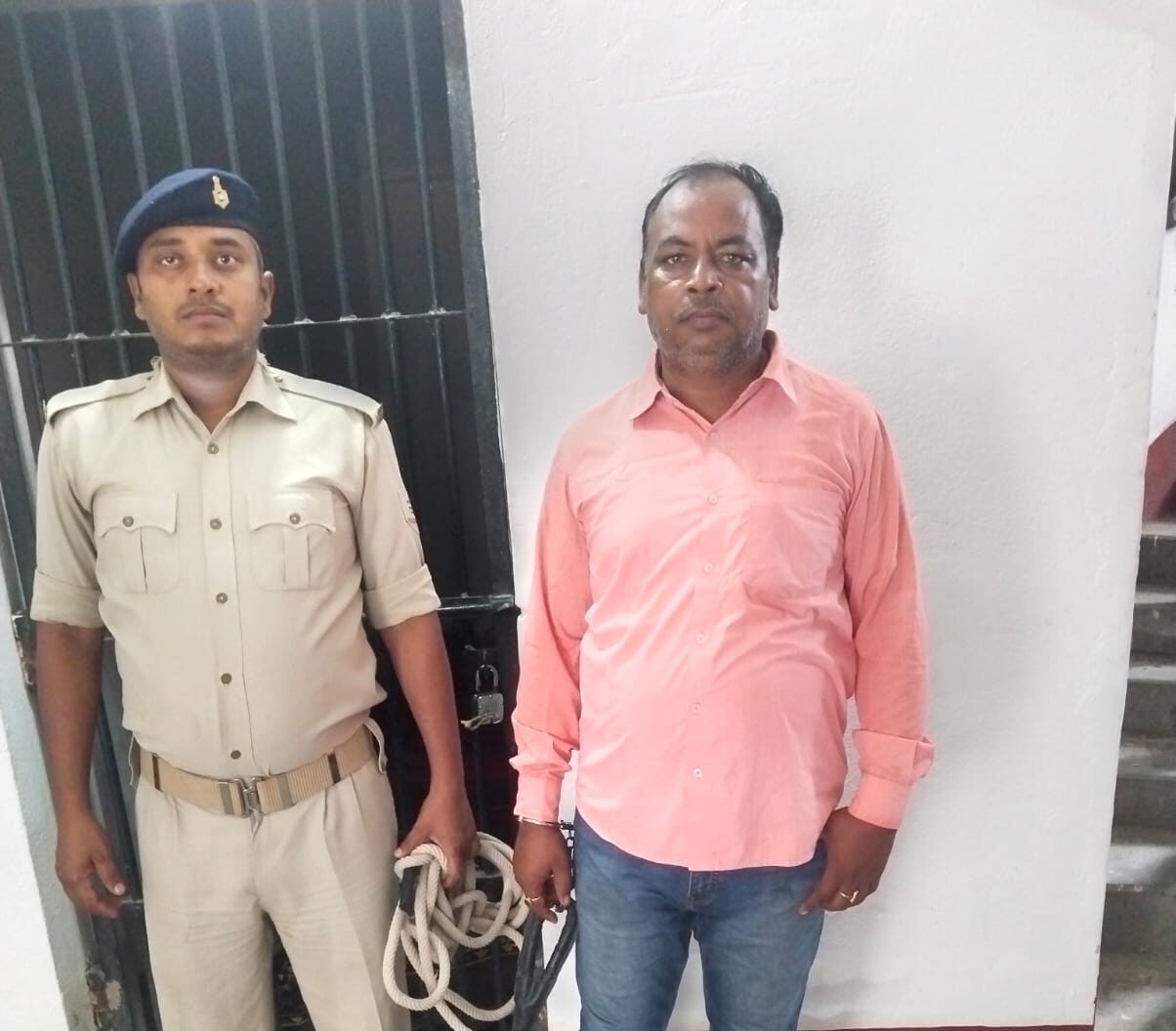 गोड्डा न्यायालय के गैर-जमानती वारंटी को मुफ्फसिल पुलिस ने किया गिरफ्तार