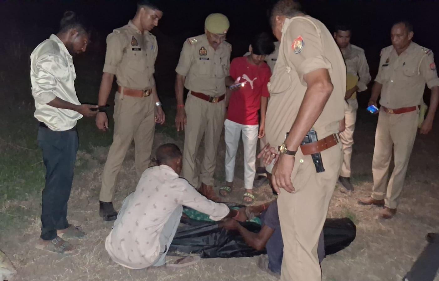 बकरी चराने गई 80 वर्षीय वृद्ध महिला का शव खेत में मिला
