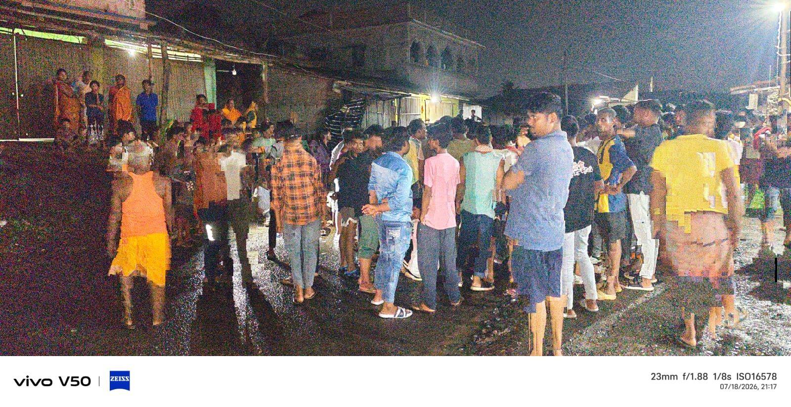 ट्रेलर की टक्कर से 50 वर्षीय व्यक्ति की मौत, विरोध में ग्रामीणों ने किया सड़क जाम