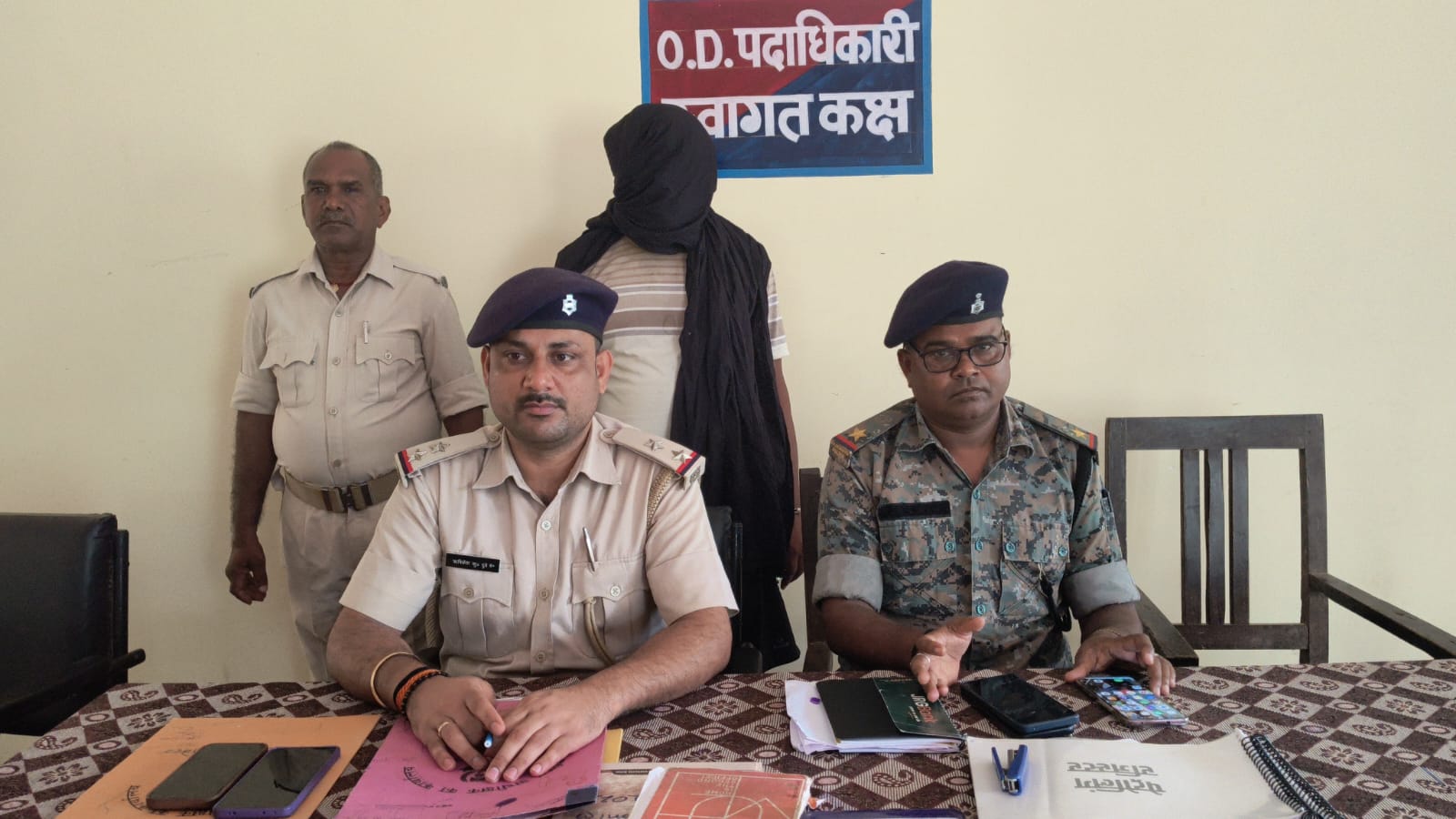 विश्रामपुर पुलिस को मिली बड़ी कामयाबी, लंबे समय से फरार शातिर अपराधी कमलेश बैठा गिरफ्तार