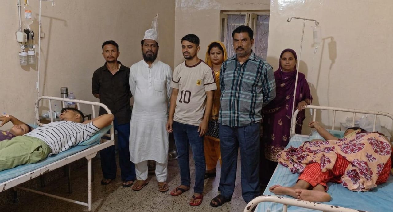 गिरिडीह : बिरयानी खाने से एक ही परिवार के तीन लोग हुए बीमार, सभी इलाजरत