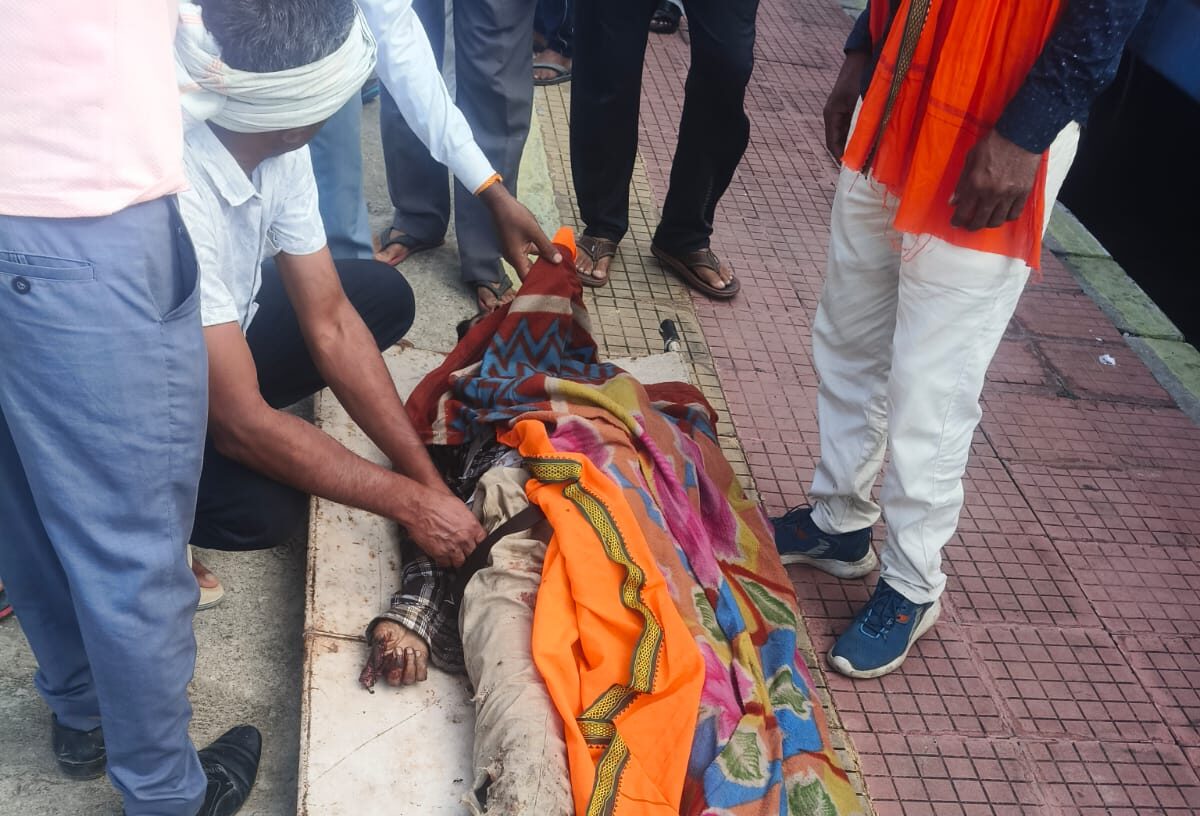गढ़वा रोड स्टेशन पर ट्रेन की चपेट में आने से मजदूर की मौत,दिल्ली से घर लौट रहे थे दिनेश गुप्ता
