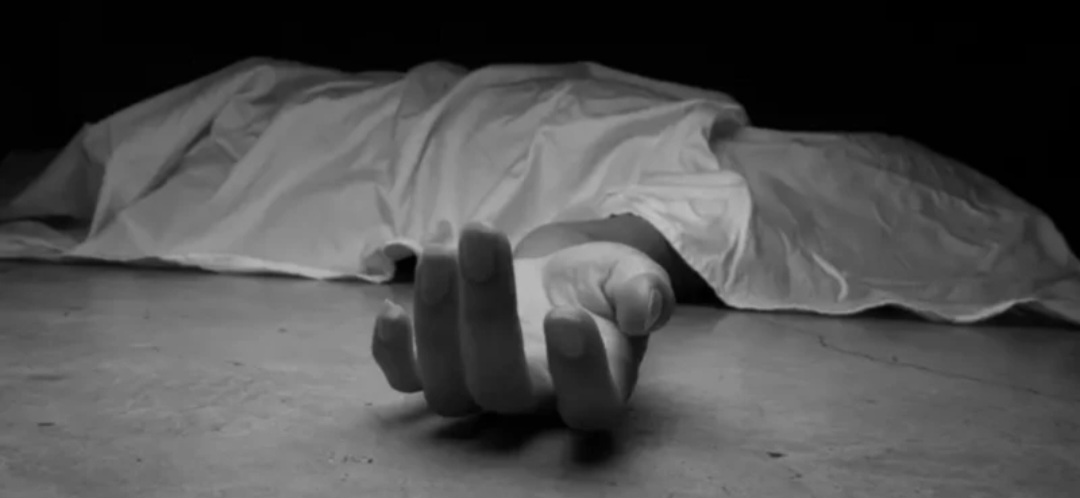 धारदार हथियार से दंपति पर हमला, बच्चे की मौत