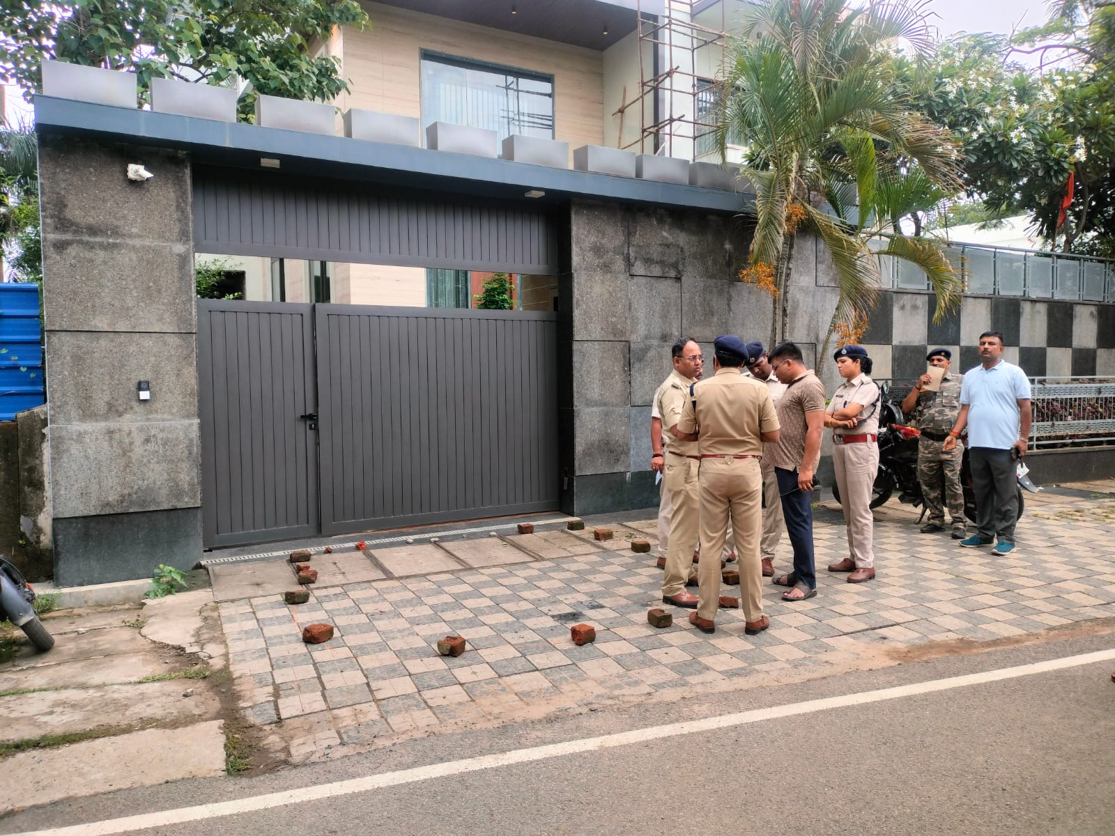 रांची के चर्चित बिल्डर के बॉडीगार्ड को लगी खुद की गोली, AK-47 से मिसफायर