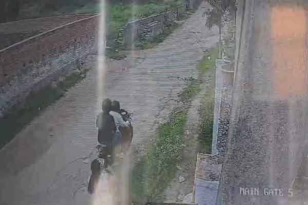 रांची में दिनदहाड़े चेन छिनतई, बरियातू थाना के पीछे महिला से लूटी गई सोने की चेन