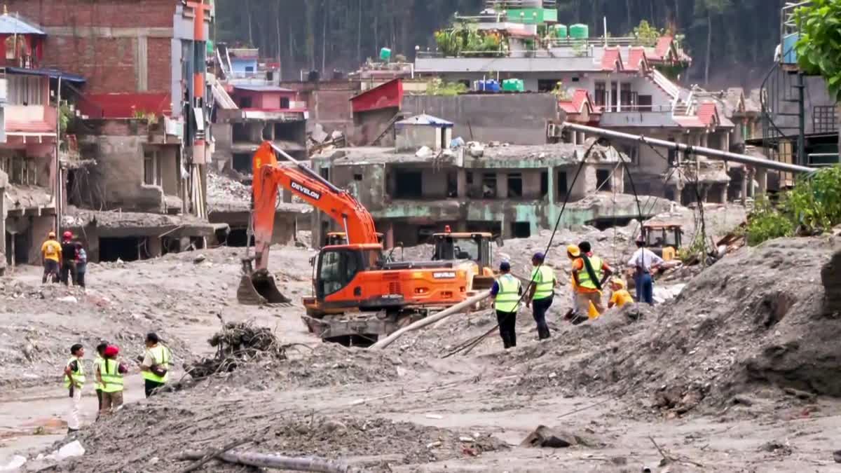 नेपाल बाढ़ प्रलय: मृतकों का आंकड़ा 903 पर पहुँचा, भारतीय फोरेंसिक टीम ने शुरू की डीएनए पहचान