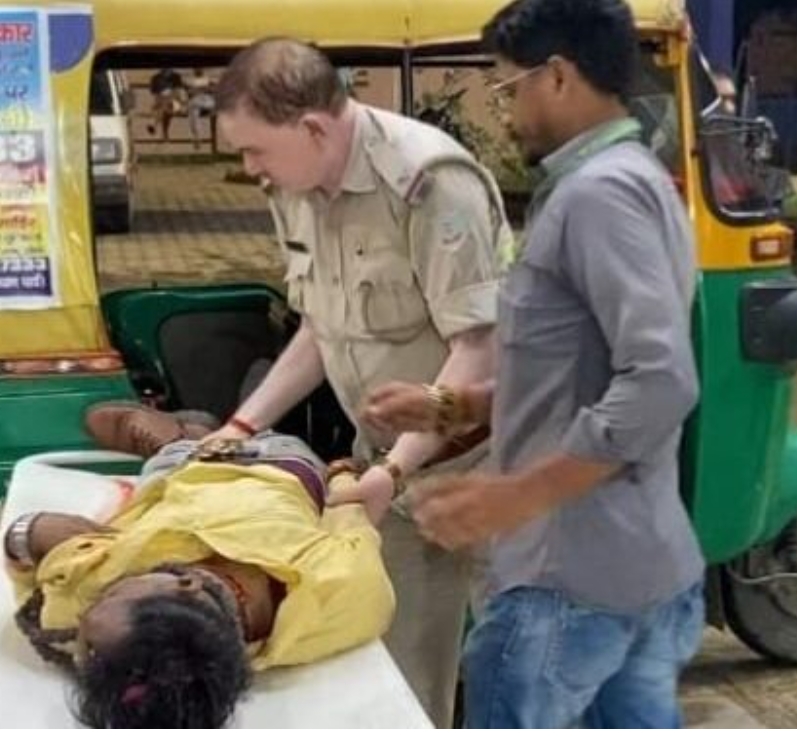 गोलमुरी में तेज रफ्तार बाइक बिजली के पोल से टकराई, 37 वर्षीय युवक की मौत