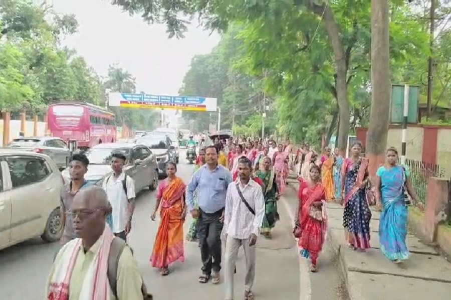 बिरसा चौक से मोरहाबादी तक आदिवासियों का सैलाब, रांची में उमड़ा जनसैलाब
