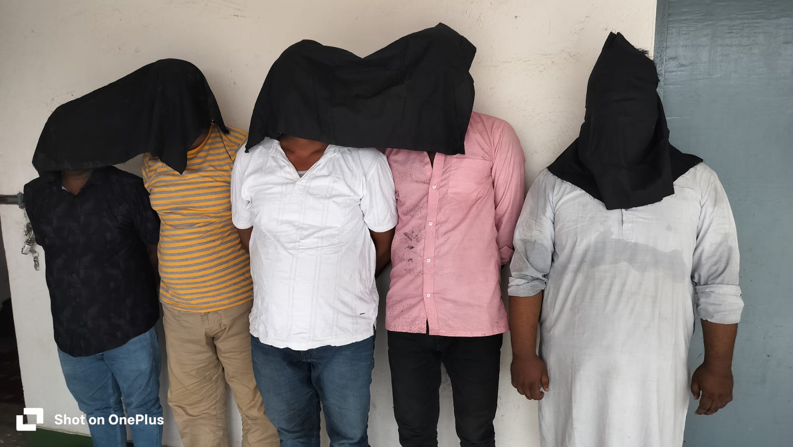 कोडरमा पुलिस ने अनैतिक देह व्यापार के खिलाफ की बड़ी कार्रवाई, बाबा होटल से पांच गिरफ्तार, तीन महिलाएं मुक्त